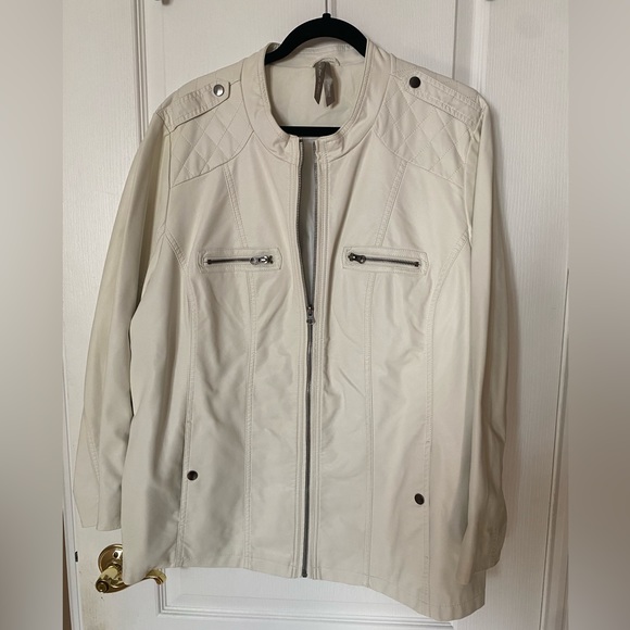 •SOLD• NWOT Penningtons Faux Leather Jacket - Picture 1 of 3
